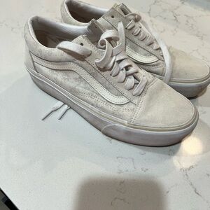 Vans Women's Sneakers in Cream and White